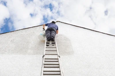 Peinture extérieure à Grandchamp — façades et ravalement